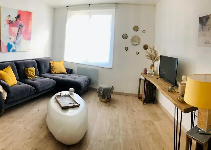 F2 Confort Apartment