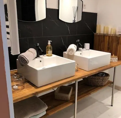 F2 Confort Apartment